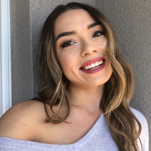 Meet your Posher, Mia - Picture 1 of 5